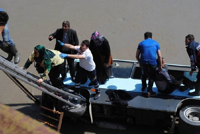 minibus3.jpg minibus3.jpg