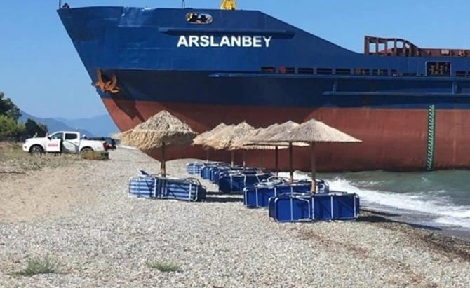 mv-arslanbey,-yunanistanda-karaya-oturdu_2.jpg