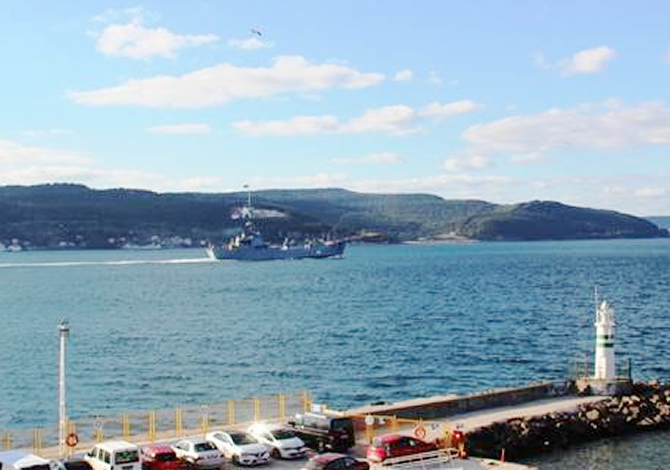 orsk-isimli-savas-gemisi-canakkale-bogazindan-gecti_2.jpg