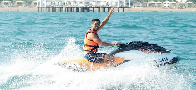 r2-001.jpg r2-001.jpg