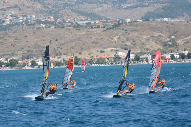 ruzgar-sorfu-dikili-etabi-nefesleri-kesti_4.jpg