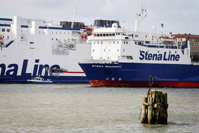 stena_jutla.jpg stena_jutla.jpg