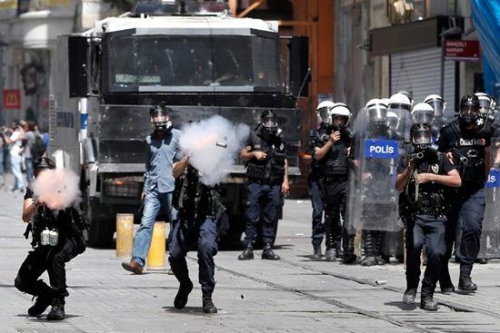 taksim_geziparki_3.jpg taksim_geziparki_3.jpg