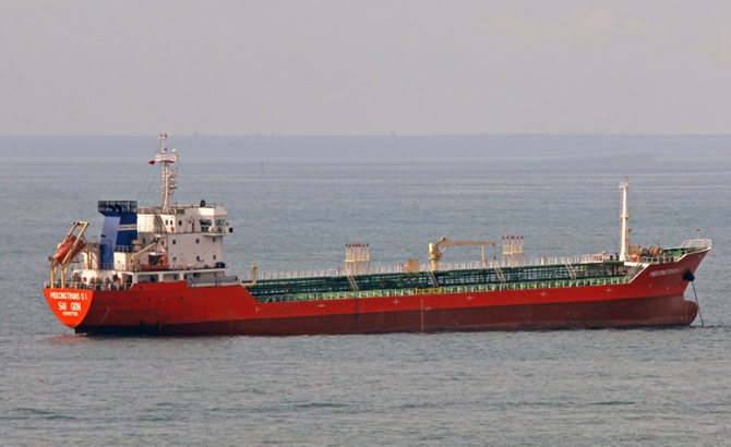 tanker-010.jpg