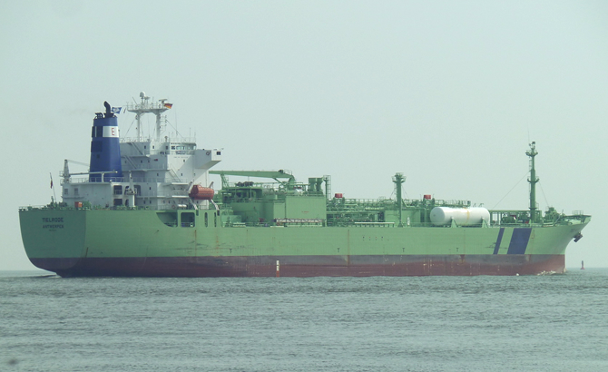 tanker-011.jpg