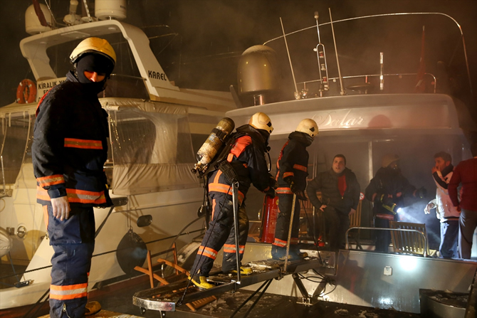 tekne_yandi_bebek1.jpg tekne_yandi_bebek1.jpg