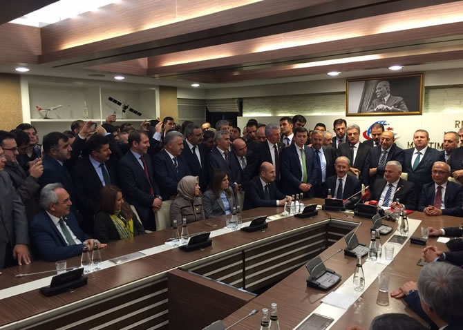 ubak_binali_yildirim_teslim_toreni_1.jpg ubak_binali_yildirim_teslim_toreni_1.jpg