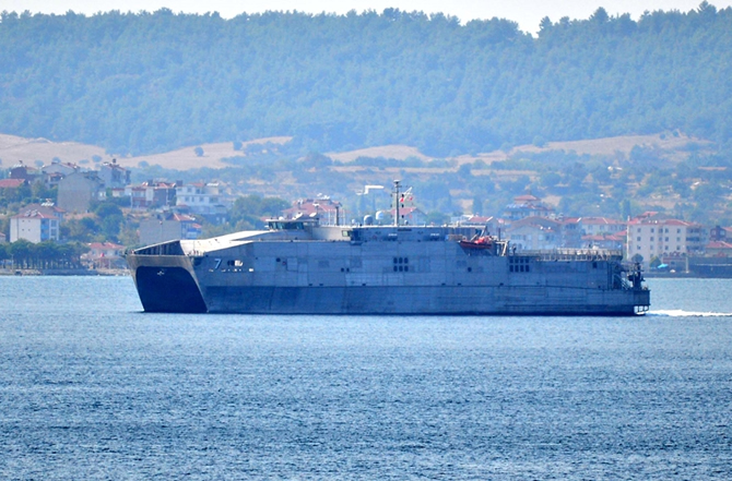 usns-carson-city,-canakkale-bogazindan-gecti_2.jpg