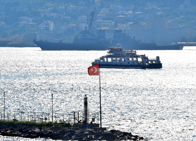 uss-carney,-canakkale-bogazindan-gecti_3.jpg