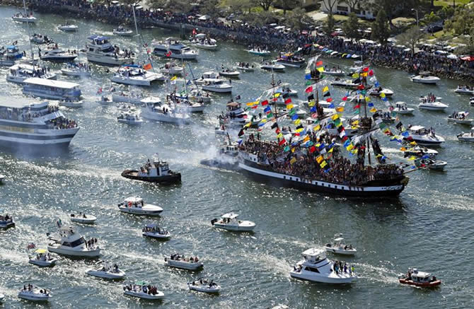 venedik_yolcu_gemisi_protesto_denizhaberajansi_2.jpg venedik_yolcu_gemisi_protesto_denizhaberajansi_2.jpg