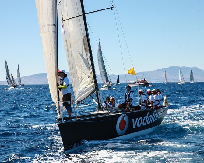 vodafone_red_famous_clup_yelken_yarislari_denizhaberajansi_4.jpg vodafone_red_famous_clup_yelken_yarislari_denizhaberajansi_4.jpg