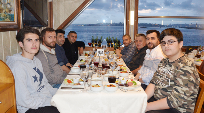 yaf-diesel,-geleneksel-iftar-yemegiyle-sektoru-bir-araya-getirdi_2.jpg