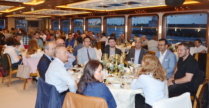 yaf-diesel,-geleneksel-iftar-yemegiyle-sektoru-bir-araya-getirdi_3.jpg