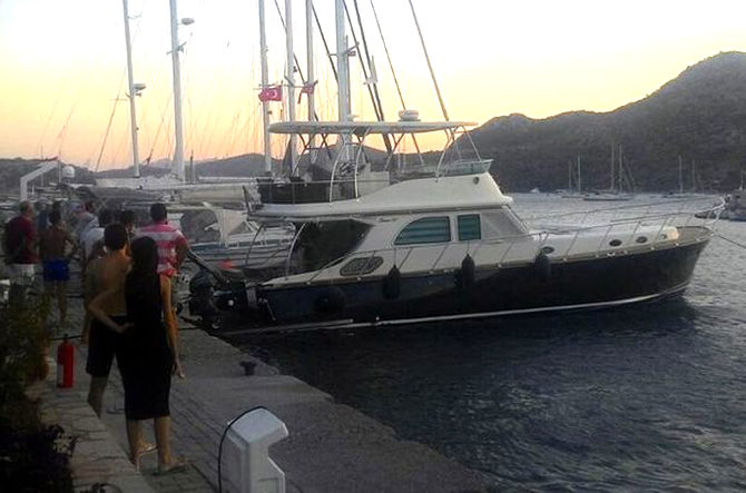 yat_marmaris_yangin_2.jpg yat_marmaris_yangin_2.jpg