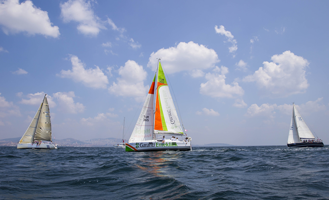 yelken_kadin.jpg yelken_kadin.jpg