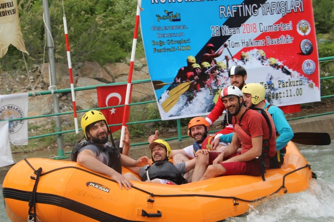 yusufelide-kurumlar-arasi-rafting-yarislari-senligi-yapildi_2.jpg